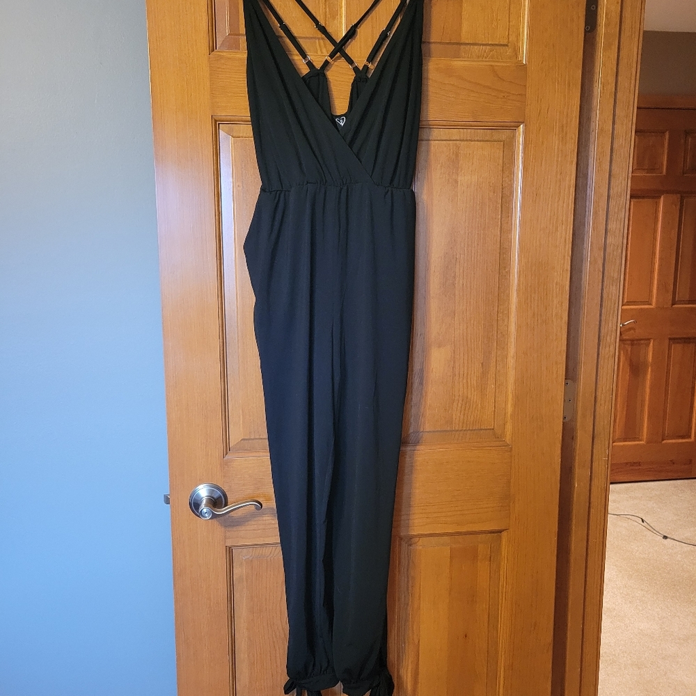 Windsor Black Stretch Jumpsuit With Cute Tie Ankle Details Size L